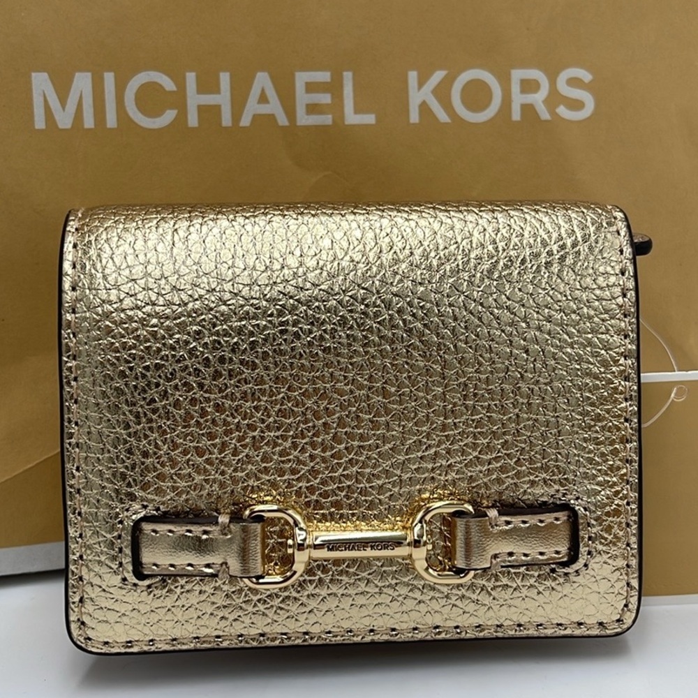 MICHAEL KORS
Carson Small Metallic Pebbled Leather Wallet
Pale Gold 
NWT